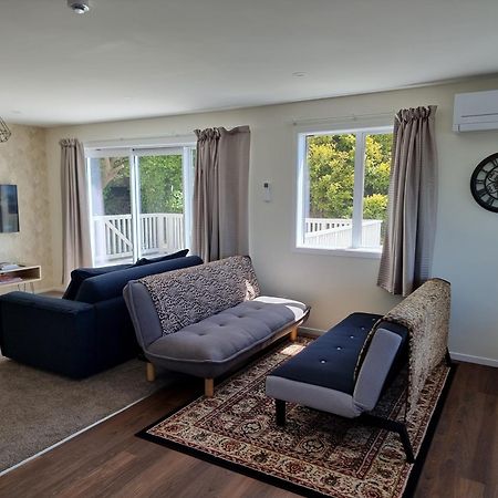 Stunning View, Privacy, Close To Ferry & Brand-New Wellington Exterior photo